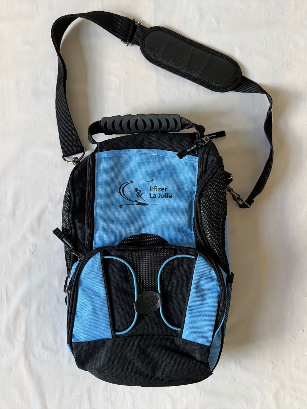 Pfizer La Jolla Insulated Cooler Bag Backpack Crossbody Blue Black 12L nWOT
